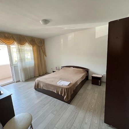 Ella Doo Apartament - 15 Min De Palas Hlincea Екстер'єр фото